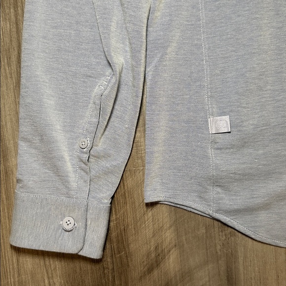 Lululemon Performance Long Sleeve Button Down - Medium - Picture 4 of 6